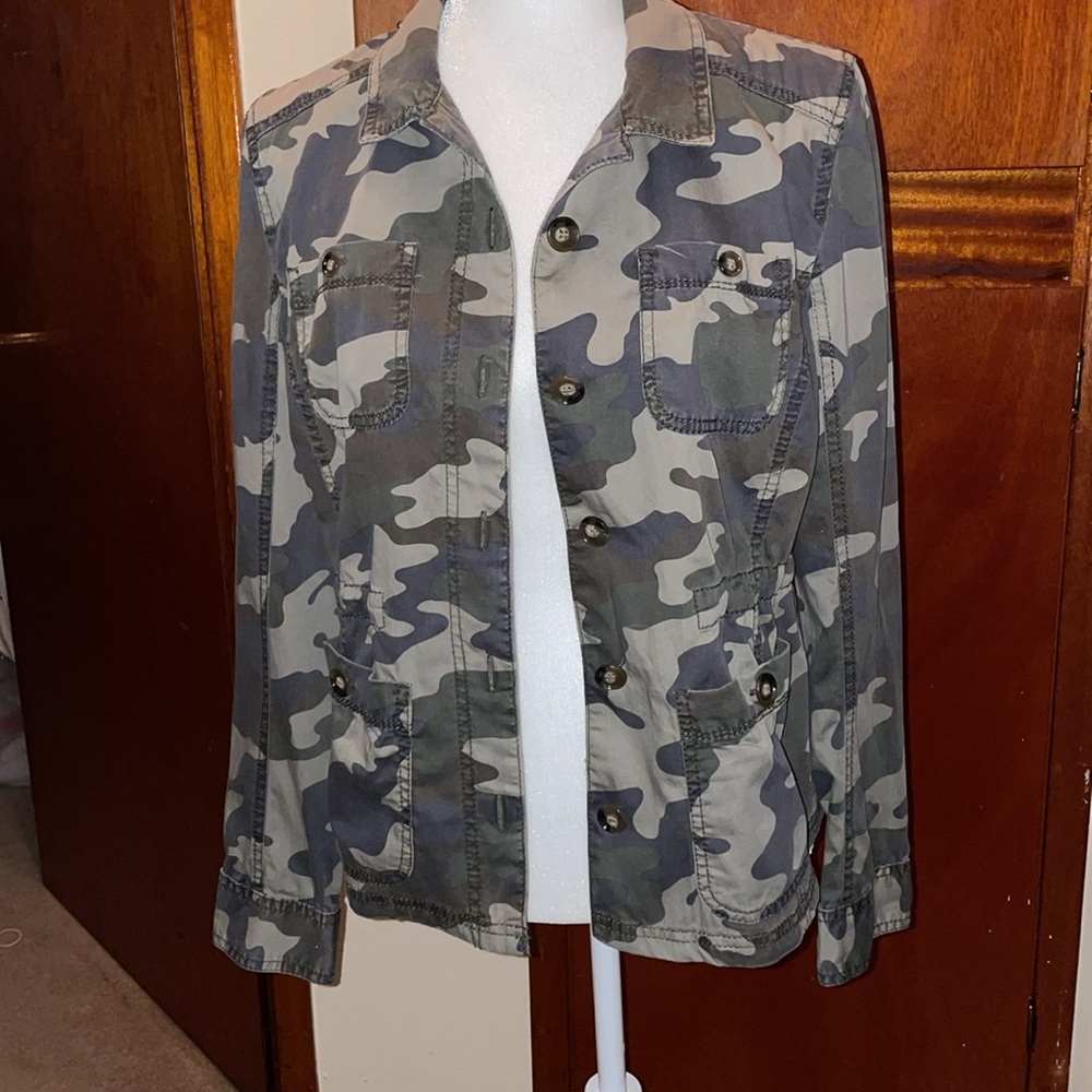 Lightweight jacket